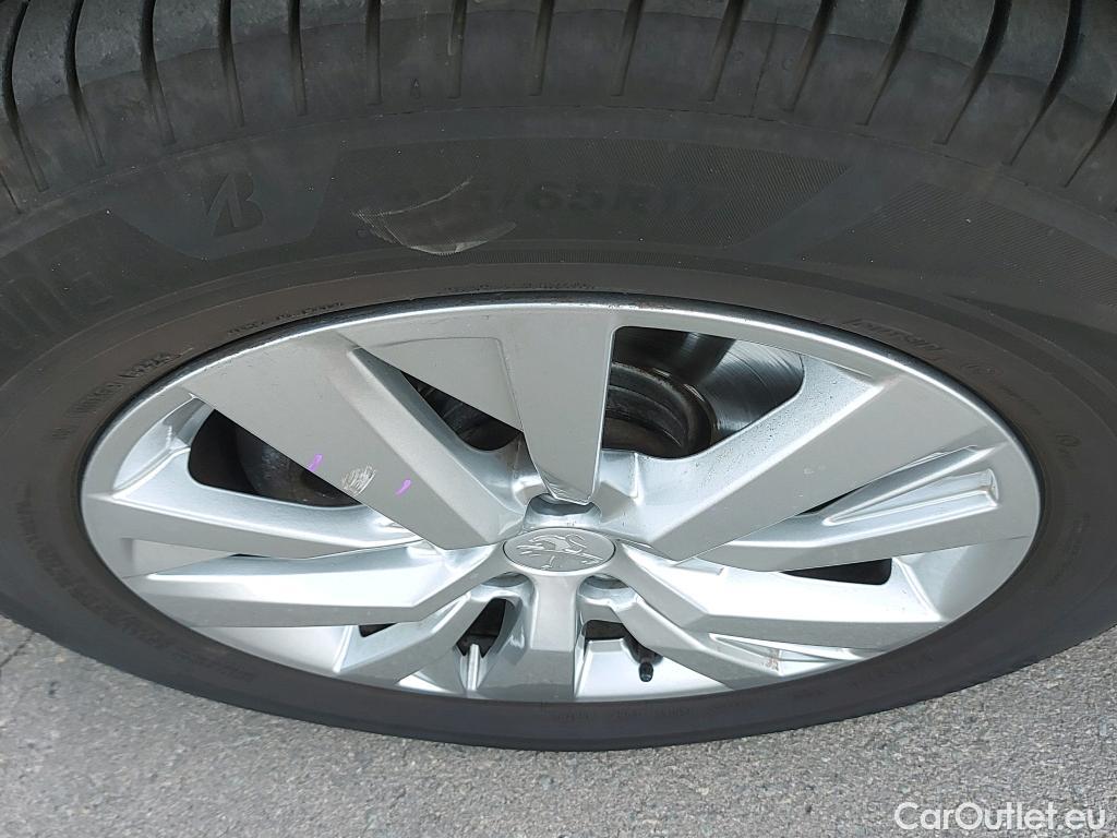  Peugeot  3008  Active Pack 1.5 HDi 130CV AT8 E6d #18