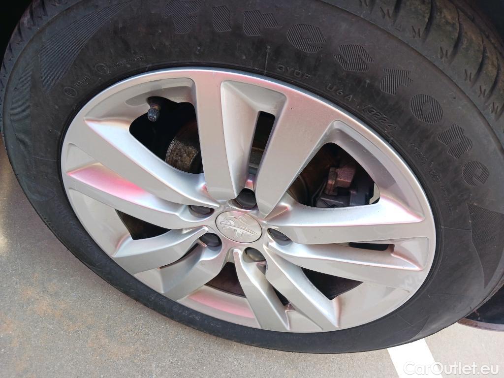  Peugeot  308  Active Pack 1.5 HDi 130CV MT6 E6d #20