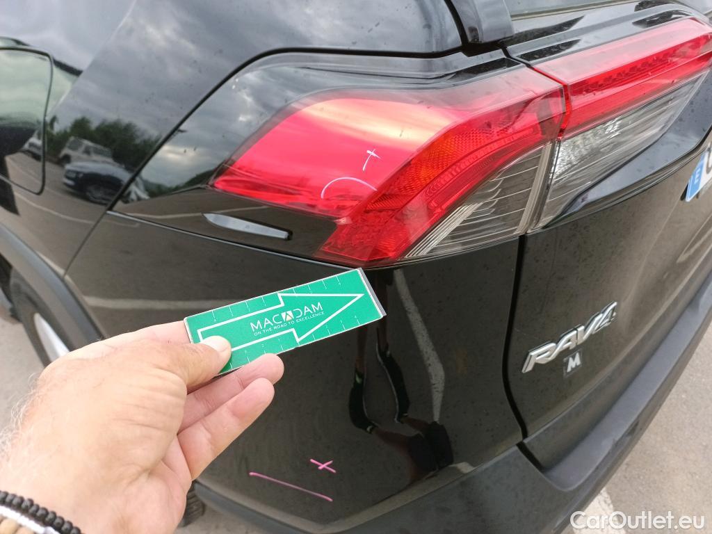  Toyota  RAV4 TOYOTA  / 2018 / 5P / todoterreno 2.5l 220H Business #32