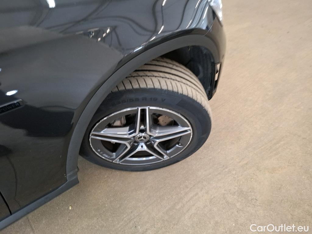  Mercedes  G-Klasee MERCEDES-BENZ GLC Coupe / 2019 / 5P / Coupé GLC 300 e AMG Line 4Matic #24
