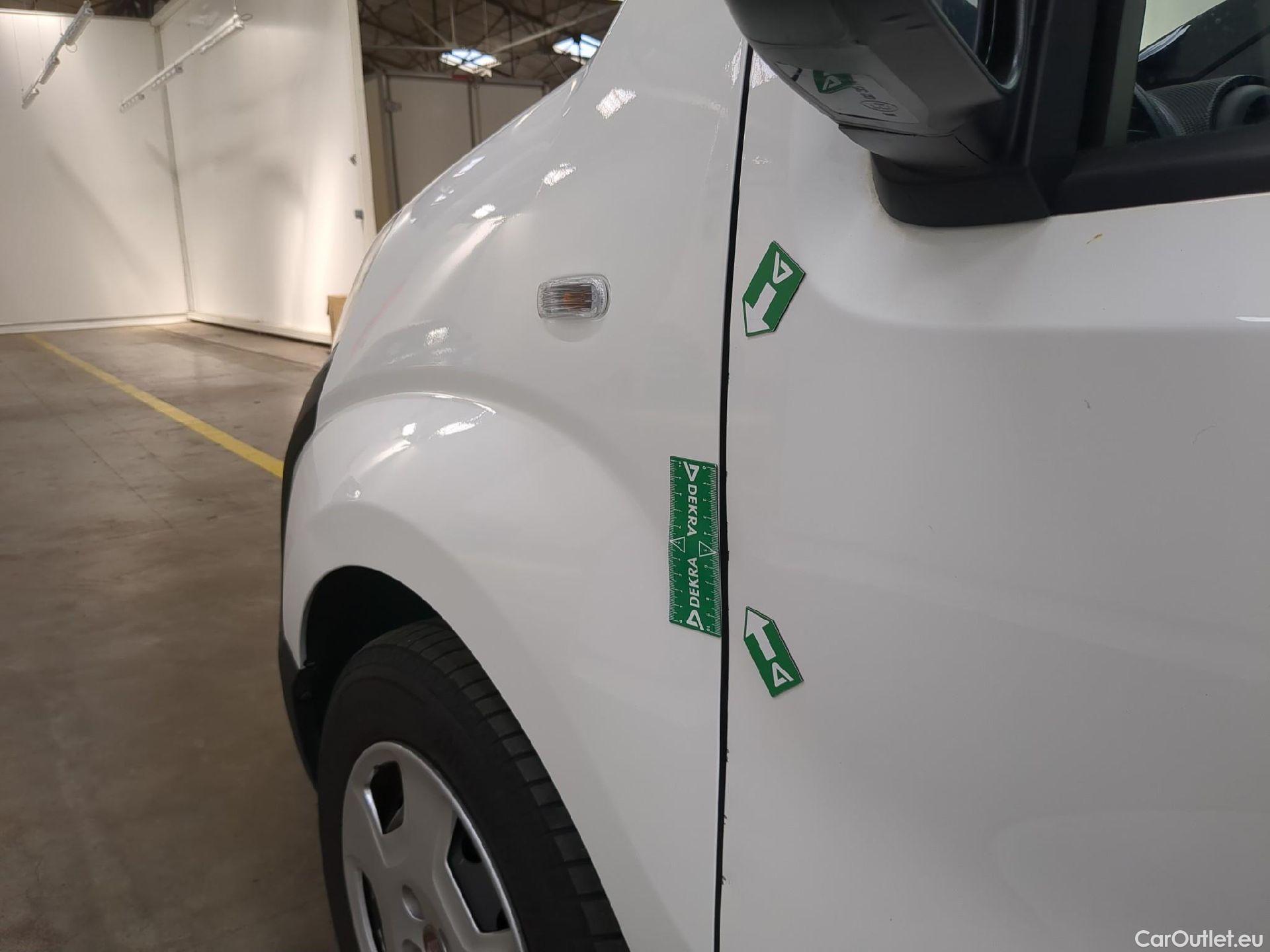  Fiat  Fiorino FIAT  / 2016 / 4P / Fourgonnette 1.3 Multijet 95 Pro Lounge #29