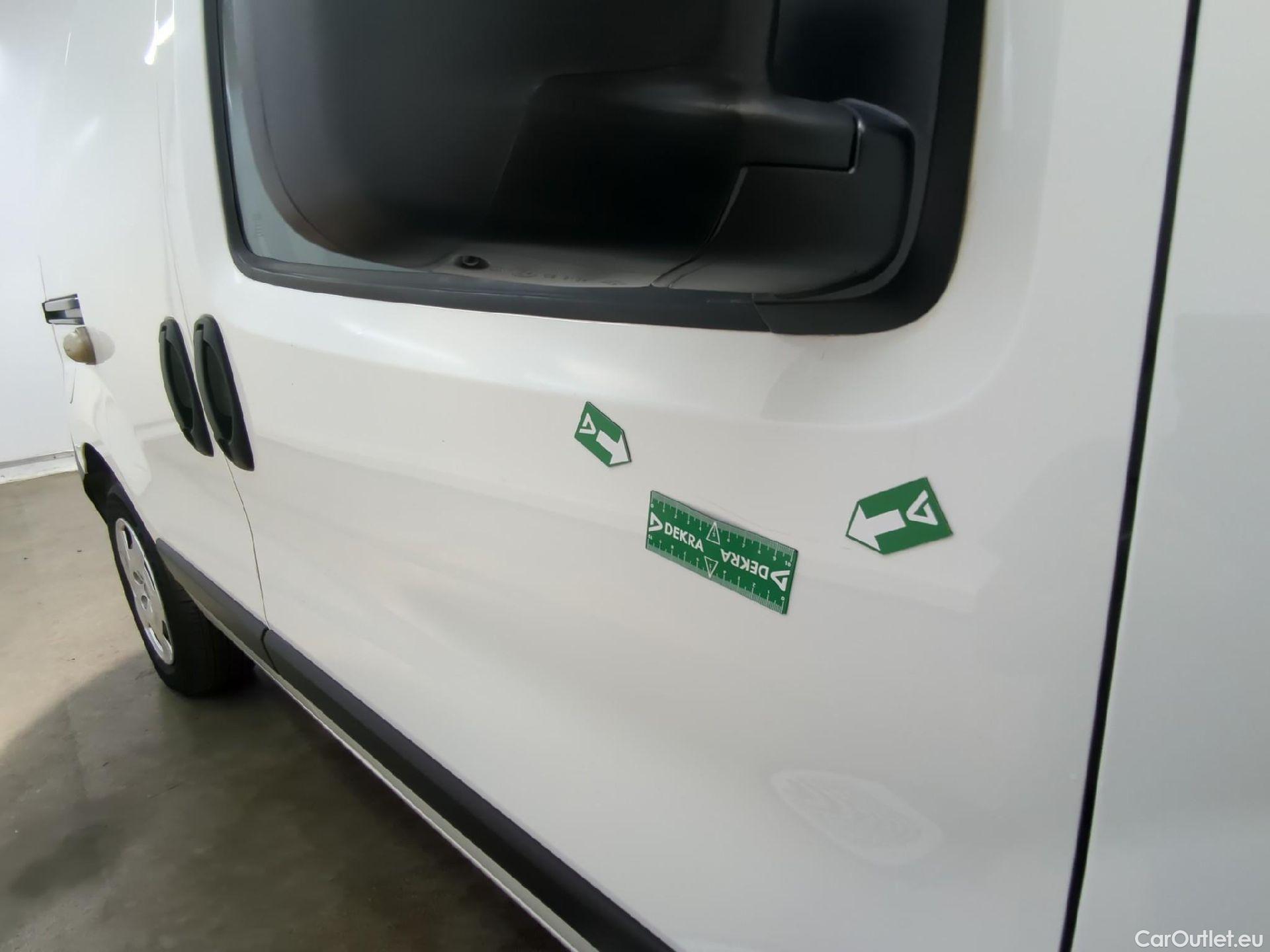  Fiat  Fiorino FIAT  / 2016 / 4P / Fourgonnette 1.3 Multijet 95 Pro Lounge #19