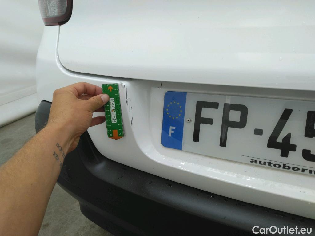  Citroen  C3  Société Feel 1.2 PureTech 80CV BVM5 E6d #12