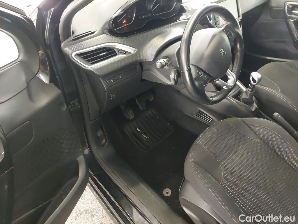  Peugeot  208 PEUGEOT  5p Berline BLUEHDI 100 ALLURE BUSINESS #1