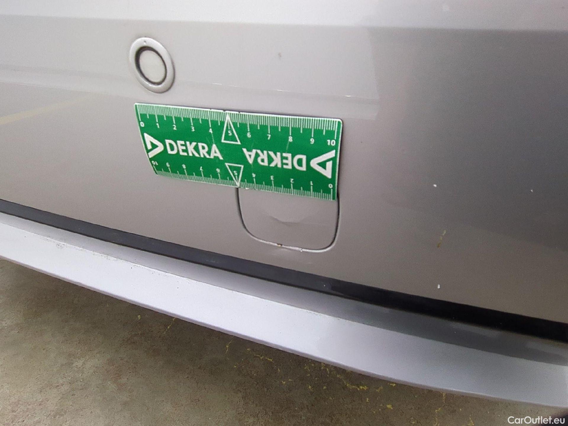  Toyota  Corolla TOYOTA  Touring Sports / 2018 / 5P / Break Hybride 122h Dynamic Business #16
