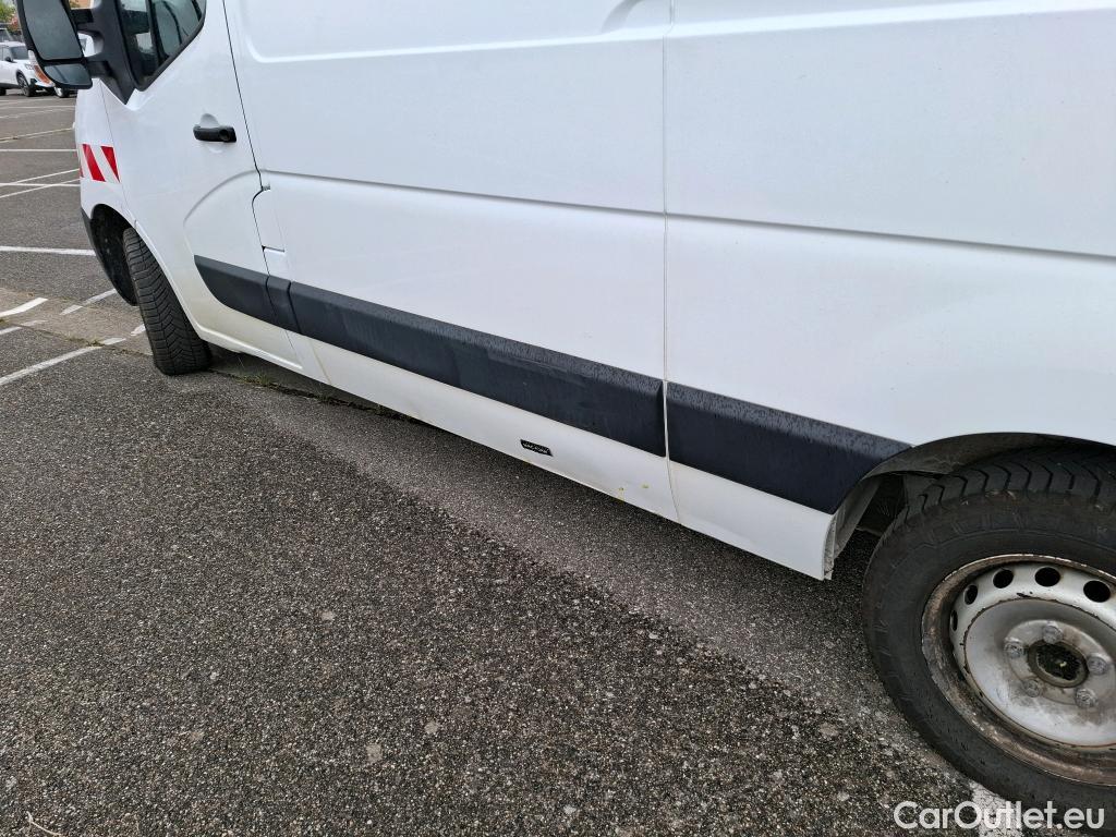  Renault  Master RENAULT  VU 4p Fourgon FG GCf Trac F3500 L2H2 Energy dCi 145 E6 #18