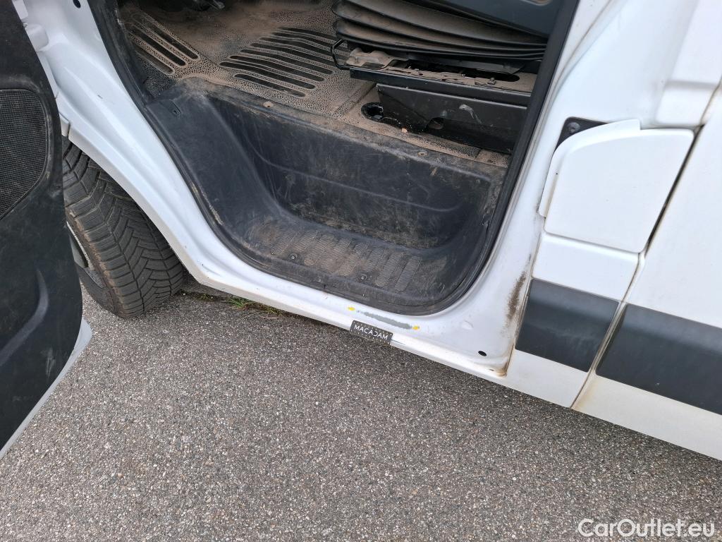  Renault  Master RENAULT  VU 4p Fourgon FG GCf Trac F3500 L2H2 Energy dCi 145 E6 #38