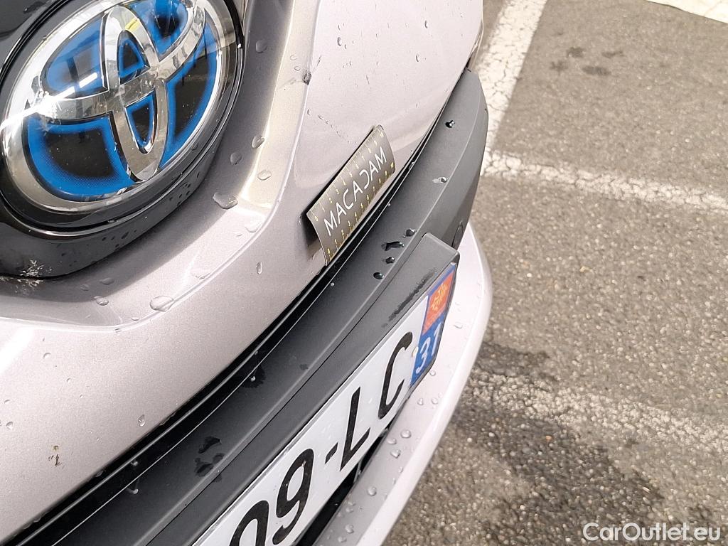  Toyota  C-HR TOYOTA  / 2016 / 5P / SUV 2.0 HYBRIDE 184 DISTINCTIVE #6