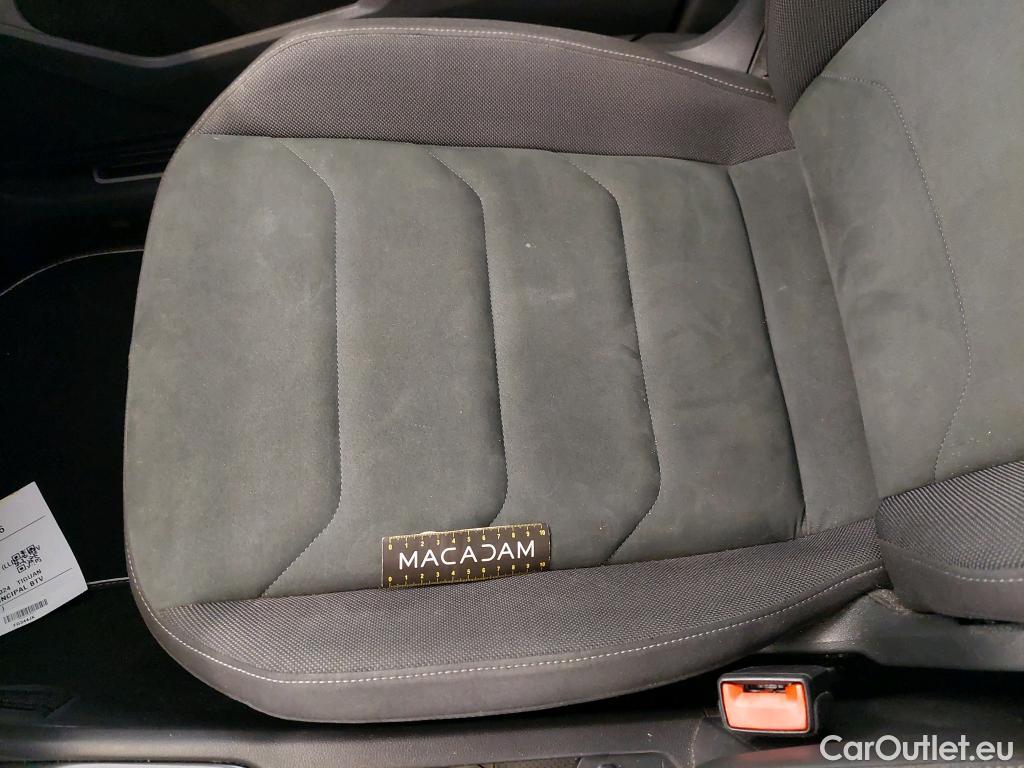  Volkswagen  Tiguan VOLKSWAGEN  5p SUV 1.5 TSI 150 EVO DSG7 Carat #17