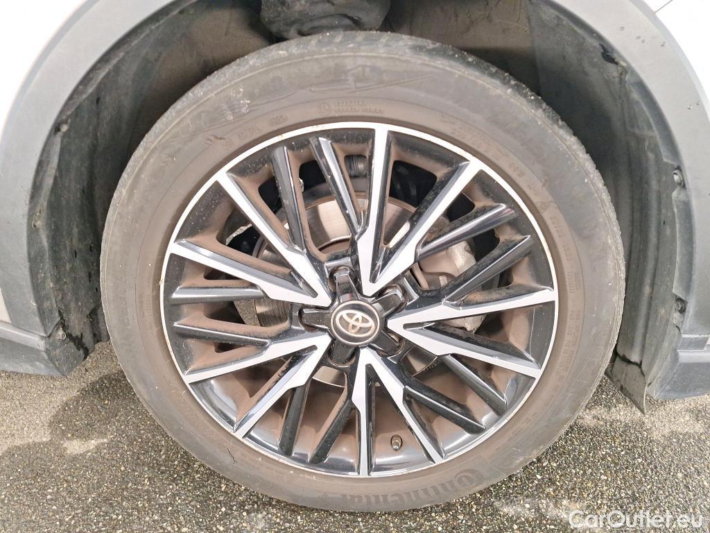  Toyota  C-HR TOYOTA  / 2016 / 5P / SUV 2.0 HYBRIDE 184 DISTINCTIVE #13