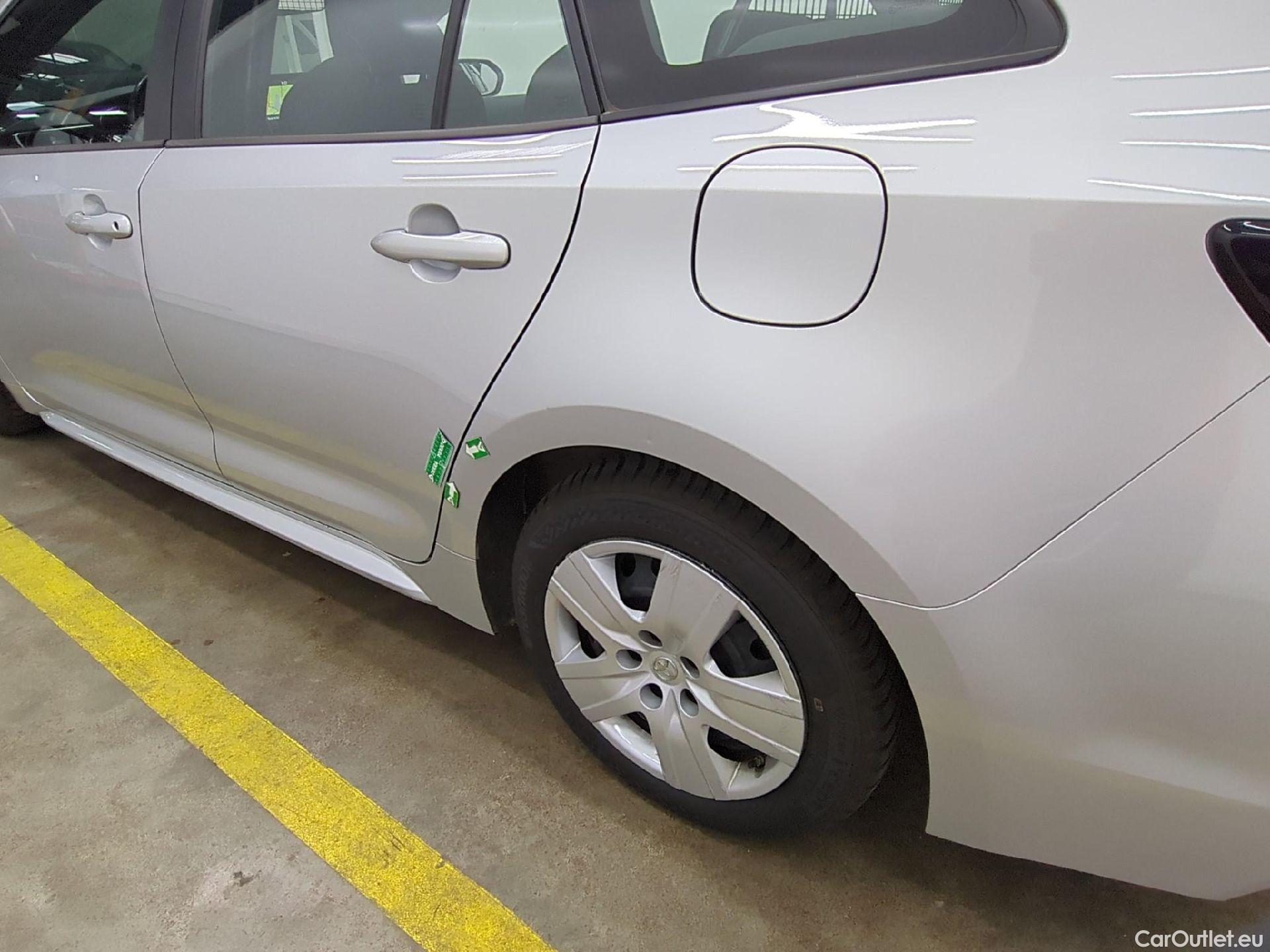  Toyota  Corolla TOYOTA  Touring Sports / 2018 / 5P / Break Hybride 122h Dynamic Business #14