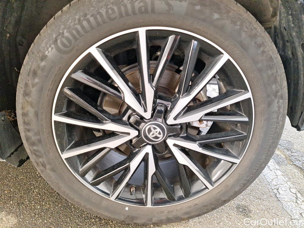  Toyota  C-HR TOYOTA  / 2016 / 5P / SUV 2.0 HYBRIDE 184 DISTINCTIVE #46