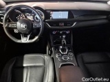  Alfa Romeo   STELVIO ALFA ROMEO / 2017 / 5P / SUV 2.0 TURBO BENZINA 200CV BUSINESS AT8 Q4 #3
