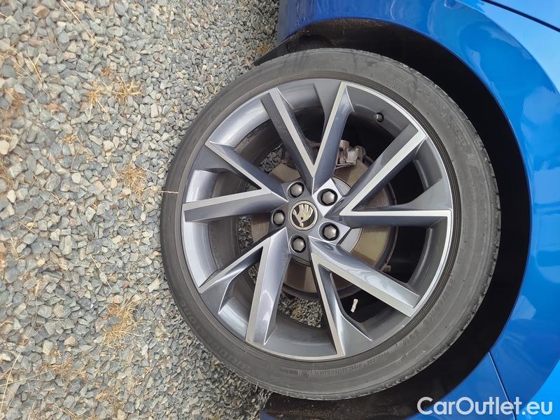  Skoda  Superb  Combi (3T5)(2010) Su.c.2.0TDI 147 4x4 SptL.Aut #13