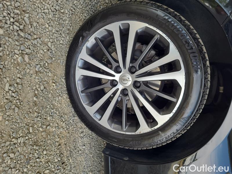  Opel  Insignia  (2008) Ins.GS 1.5T 122 Innovation AT #4