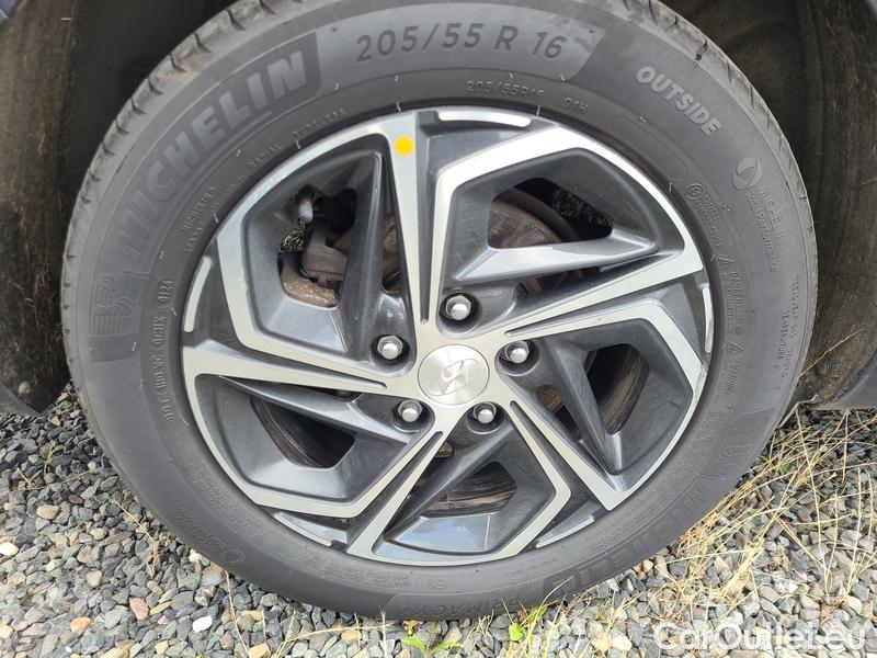  Hyundai  i30  Fastback (2018 ->)  FB 1.5TGDI 118 Smart #26