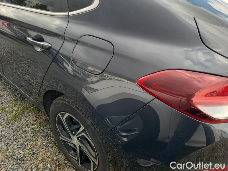  Hyundai  i30  Fastback (2018 ->)  FB 1.5TGDI 118 Smart #17
