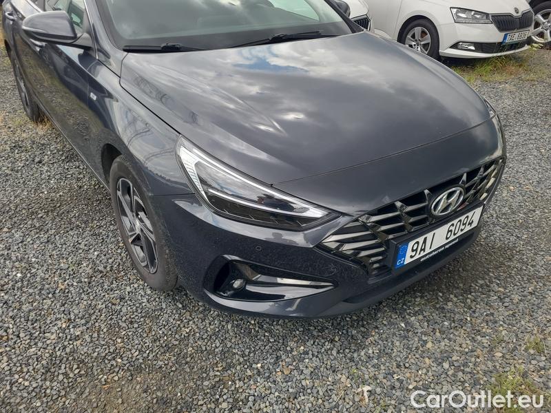  Hyundai  i30  Fastback (2018 ->)  FB 1.5TGDI 118 Smart #2