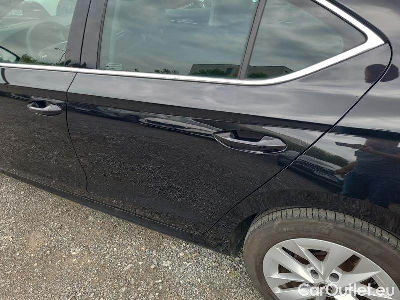  Skoda  Octavia  Lim. (NX3)(2020)  1.5e-TEC 110 Style AT #8