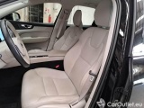  Volvo  XC60 VOLVO  / 2021 / 5P / SUV B4 D AUTOMATICO CORE #77