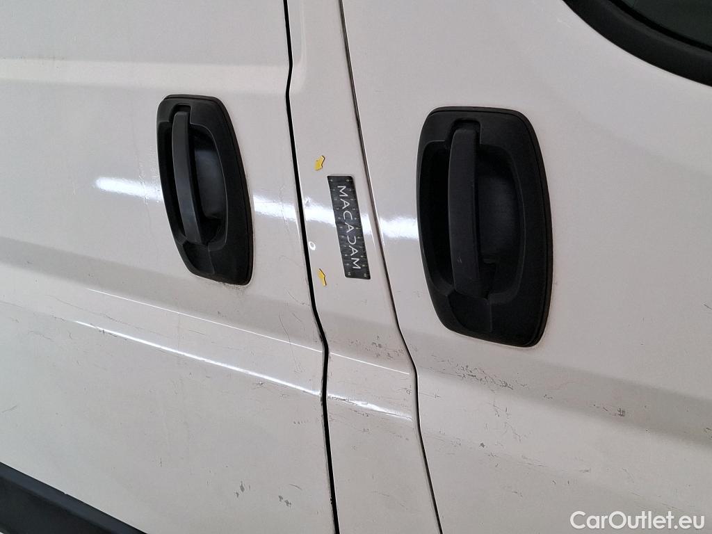  Peugeot  Boxer PEUGEOT  VU 4p Fourgon 2.0 BLUEHDI 110 PREMIUM 330 L1H2 #57