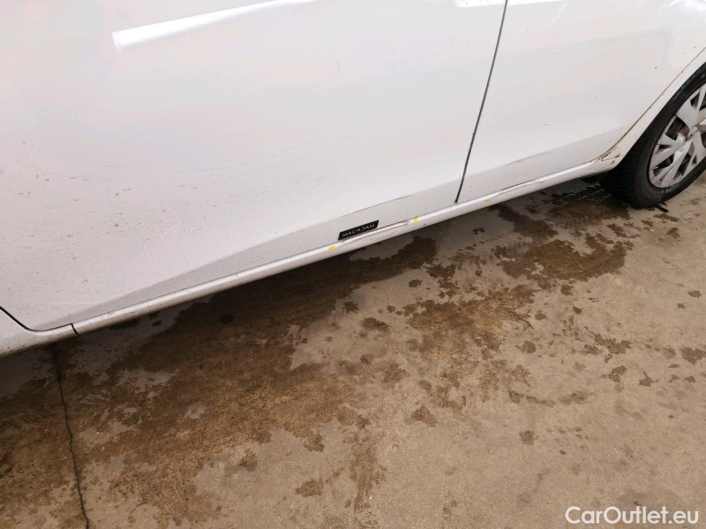  Toyota  Yaris TOYOTA  Hybride Affaires / 2017 / 5P / Berline 1.5 VVT-I HYBRID AUTO France Business Af #3