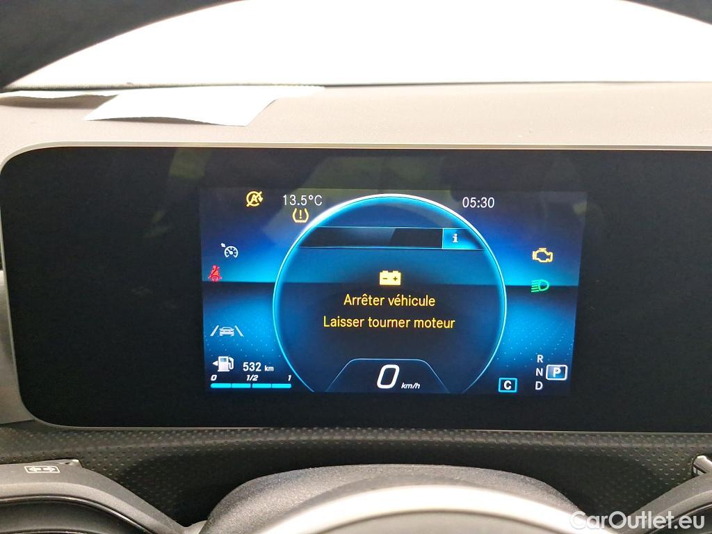  Mercedes  CLA-Klasse MERCEDES-BENZ CLA Shooting Brake / 2019 / 5P / Break CLA 180 d Business Line BA7 #52