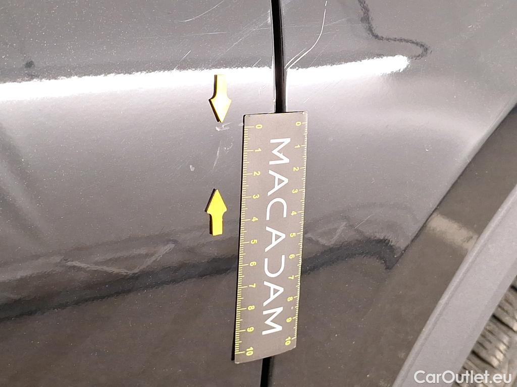  Ford  Kuga FORD  / 2019 / 5P / SUV 190 Hybrid I-AWD(FHEV) Powershi Titanium #19