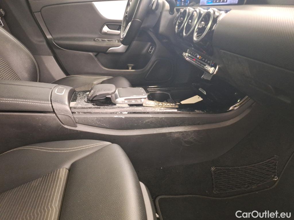  Mercedes  CLA-Klasse MERCEDES-BENZ CLA Shooting Brake / 2019 / 5P / Break CLA 180 d Business Line BA7 #36