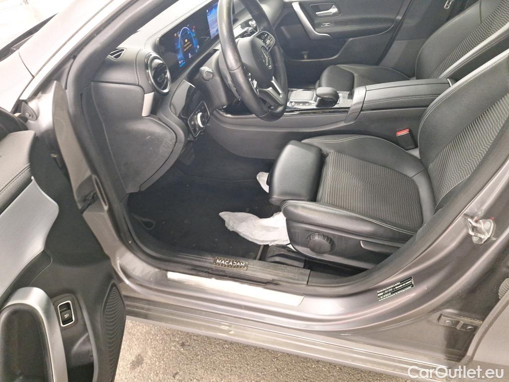  Mercedes  CLA-Klasse MERCEDES-BENZ CLA Shooting Brake / 2019 / 5P / Break CLA 180 d Business Line BA7 #38