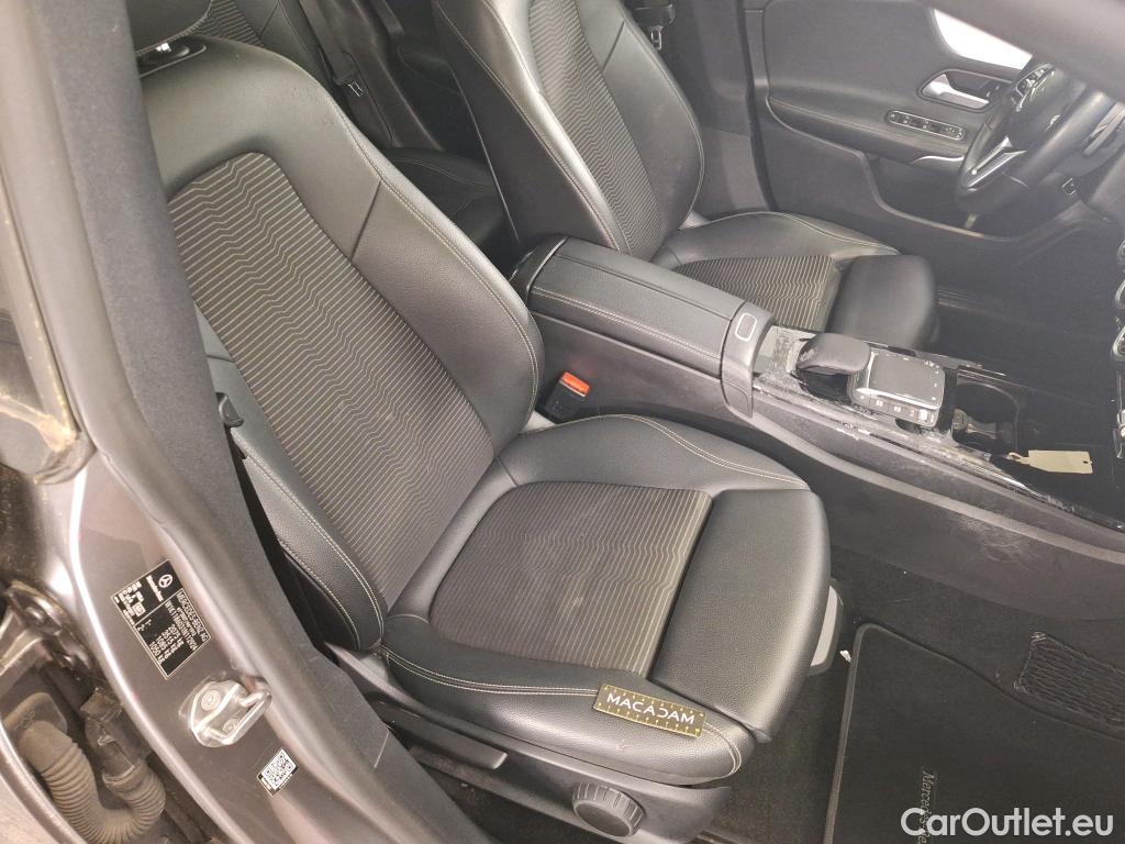  Mercedes  CLA-Klasse MERCEDES-BENZ CLA Shooting Brake / 2019 / 5P / Break CLA 180 d Business Line BA7 #1