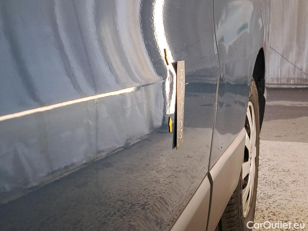  Renault  Trafic RENAULT  4p Combi Zen L2 Energy dCi 145 8 places #25