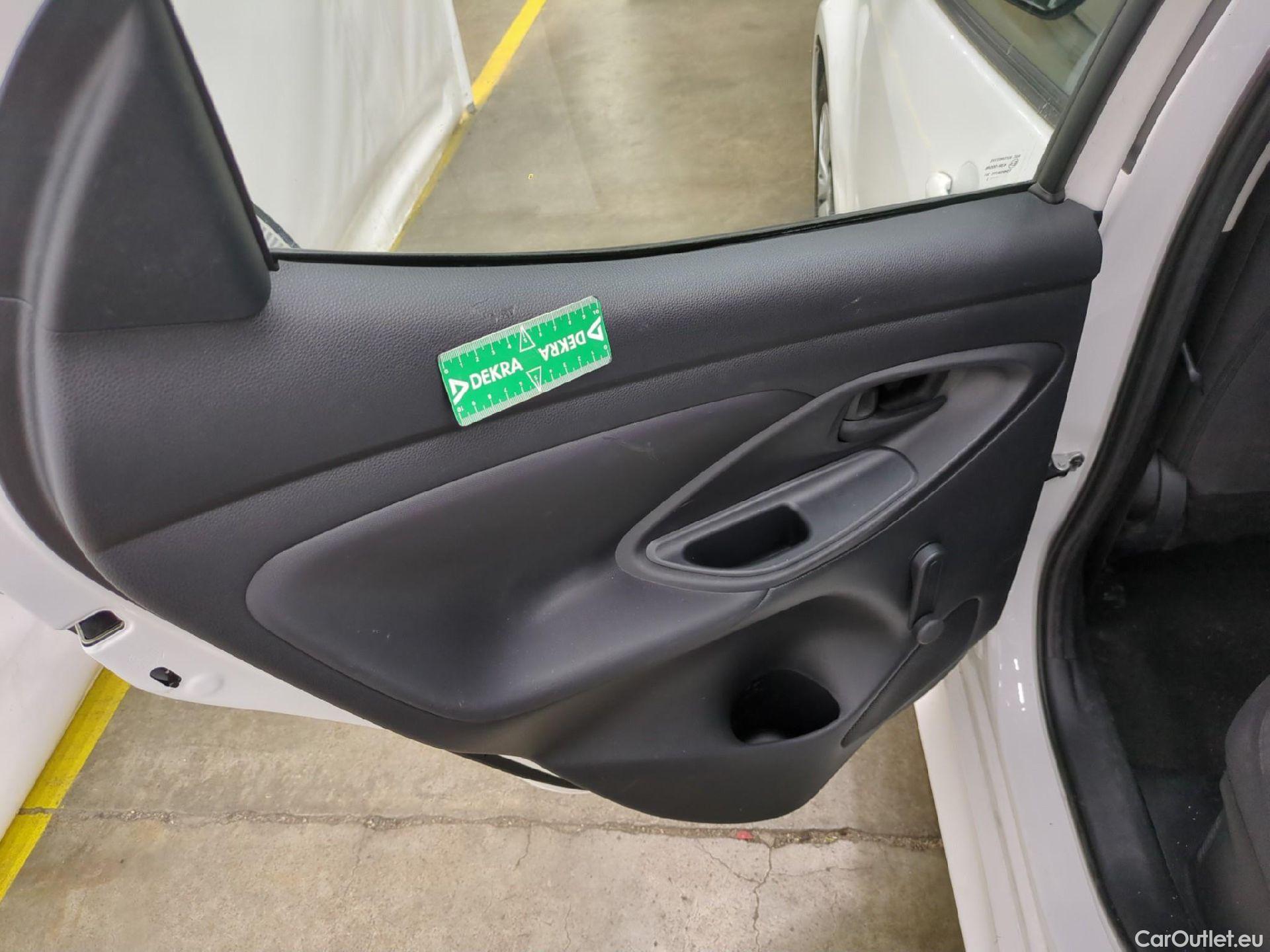  Toyota  Yaris TOYOTA  Hybride / 2019 / 5P / Berline Hybride 116h Dynamic Business Beyond Zer #4