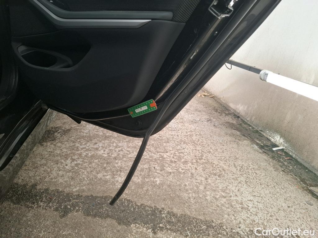  Bmw  Serie 3 BMW Série 3 Berline 4p Berline 320d 190ch Business Design BVA8 #20