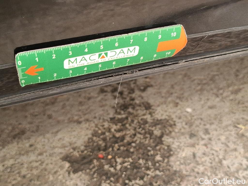  Bmw  Serie 3 BMW Série 3 Berline 4p Berline 320d 190ch Business Design BVA8 #4
