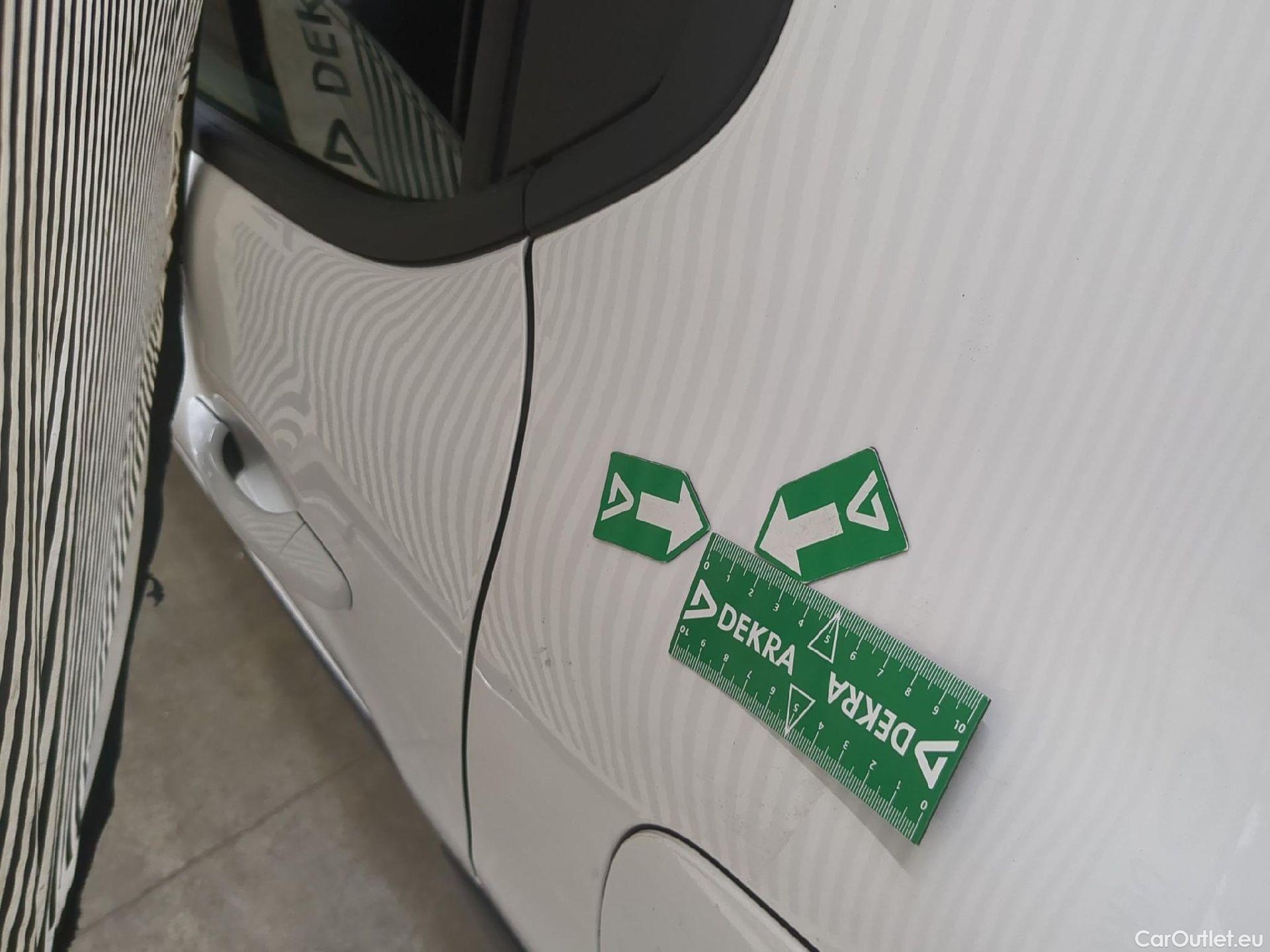 Citroen  C3 CITROEN  / 2016 / 5P / Berline PureTech 82 S&S BVM Feel Business #27