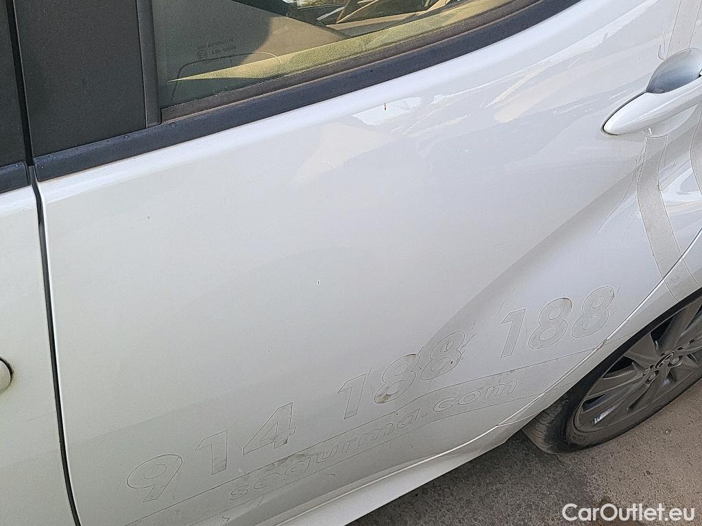  Toyota  Yaris TOYOTA  / 2020 / 5P / berlina con portón 1.5 120H Active Tech #16