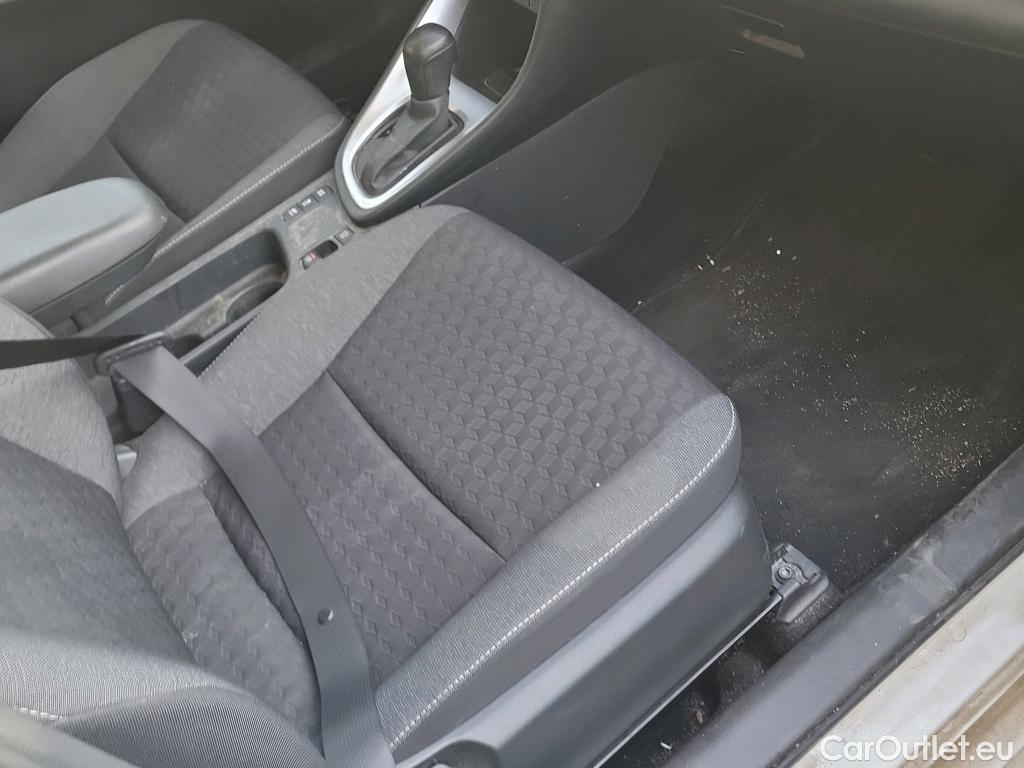  Toyota  Yaris TOYOTA  / 2020 / 5P / berlina con portón 1.5 120H Active Tech #9