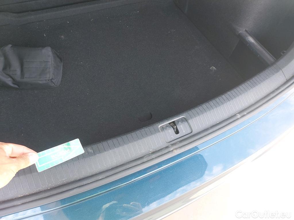  Volkswagen  Tiguan  Life 2.0 TDI 150CV AT7 E6d #12
