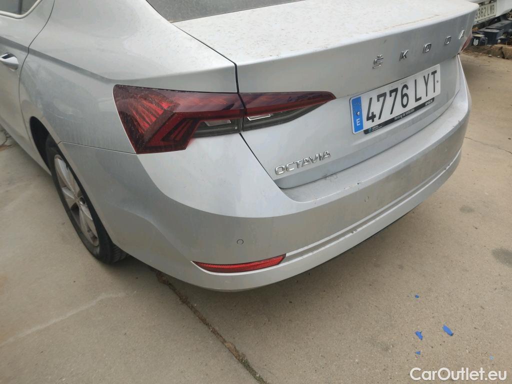  Skoda  Octavia  Berlina Ambition 2.0 TDI 115CV MT6 E6d #11