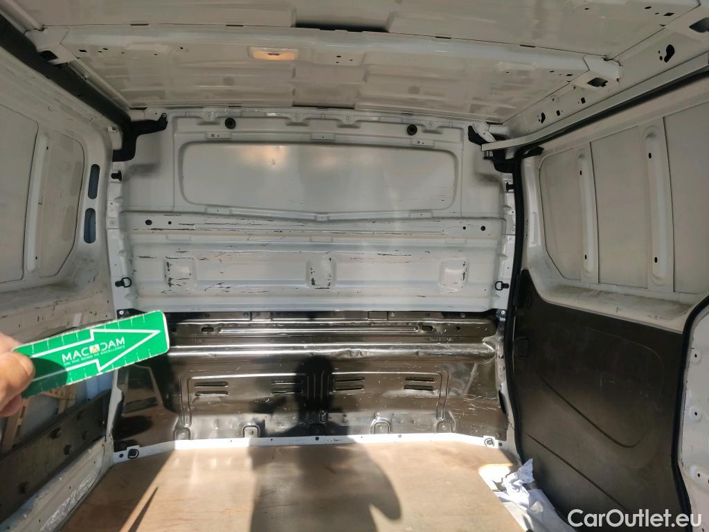  Renault  Trafic RENAULT  / 2019 / 4P / furgón Furgón 27 L1H1 Energy BluedCi 88 kW #18