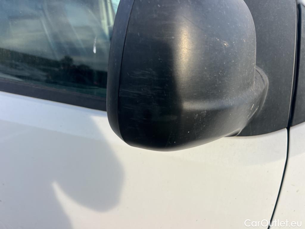  Toyota  Proace TOYOTA  / 2016 / 4P / furgón FU. MEDIO (L1) 2.0D 90kW COMFORT CARGA + #38