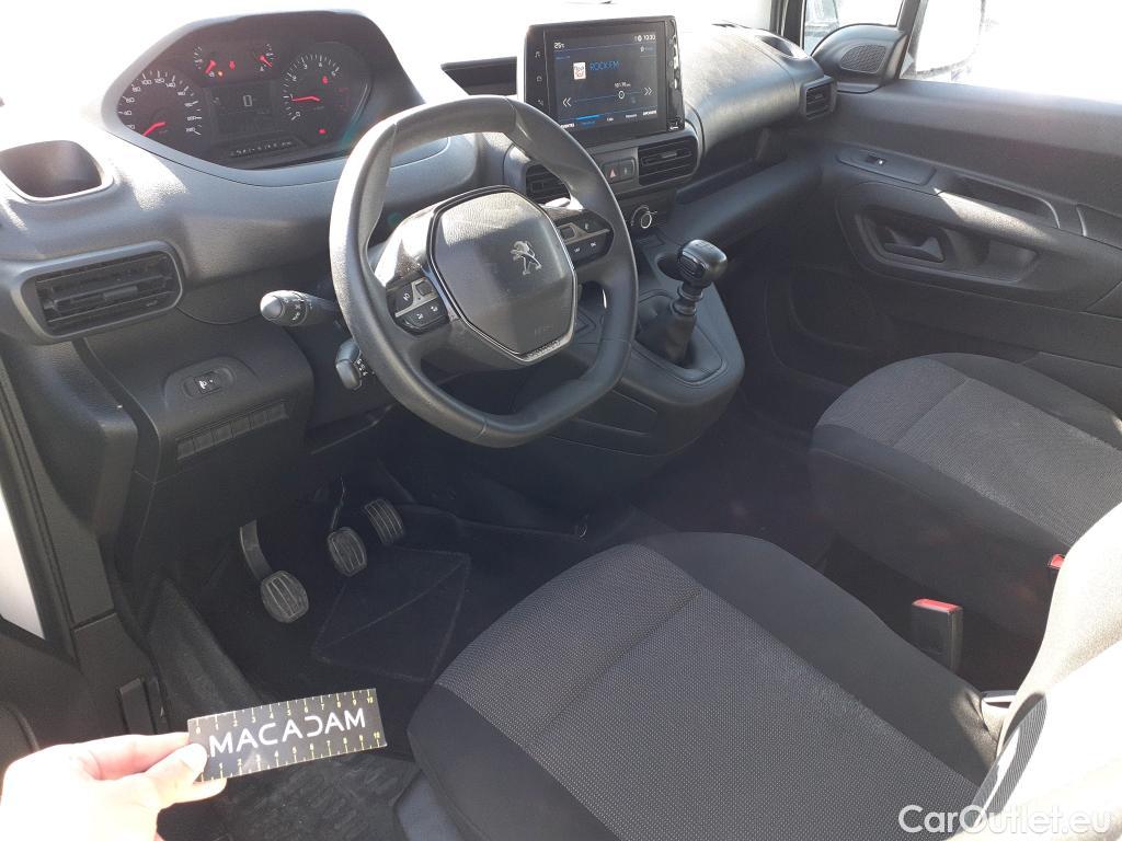  Peugeot  Partner PEUGEOT  / 2018 / 4P / furgón derivado de turismo Premium Standard 600kg BlueHDi 73kW #16