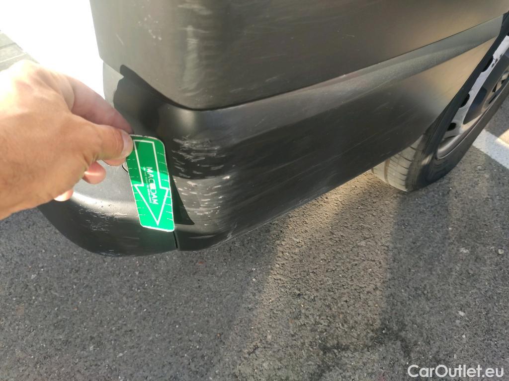  Renault  Trafic RENAULT  / 2019 / 4P / furgón Furgón 27 L1H1 Energy BluedCi 88 kW #42