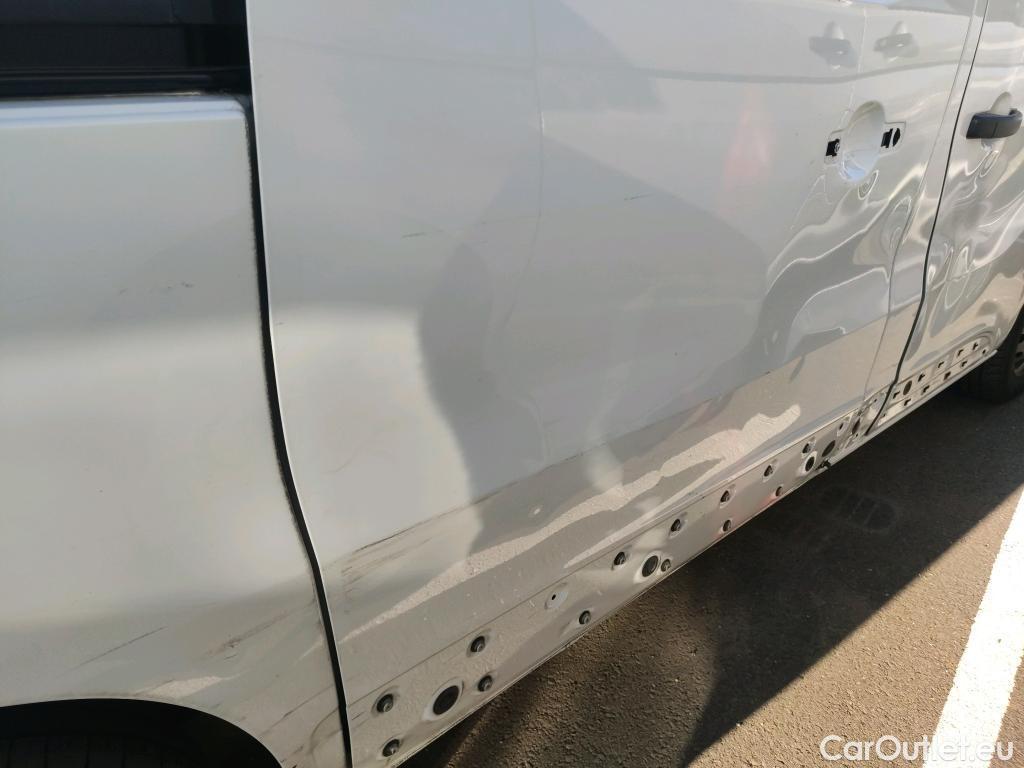  Renault  Trafic RENAULT  / 2019 / 4P / furgón Furgón 27 L1H1 Energy BluedCi 88 kW #19
