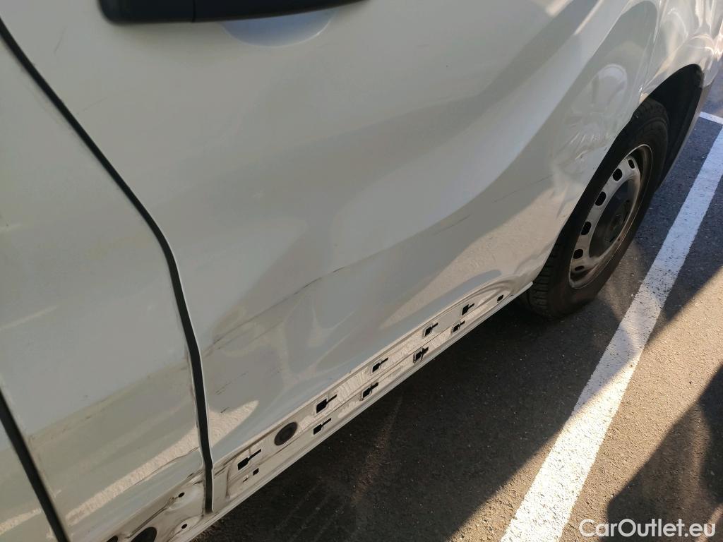  Renault  Trafic RENAULT  / 2019 / 4P / furgón Furgón 27 L1H1 Energy BluedCi 88 kW #30