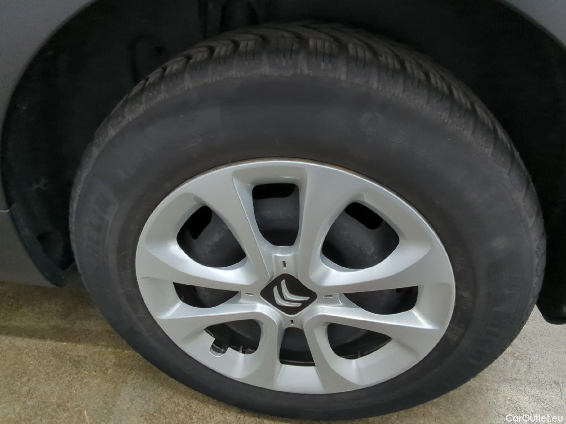  Citroen  C3  Société Feel Nav 1.2 PureTech 80CV BVM5 E6 #6