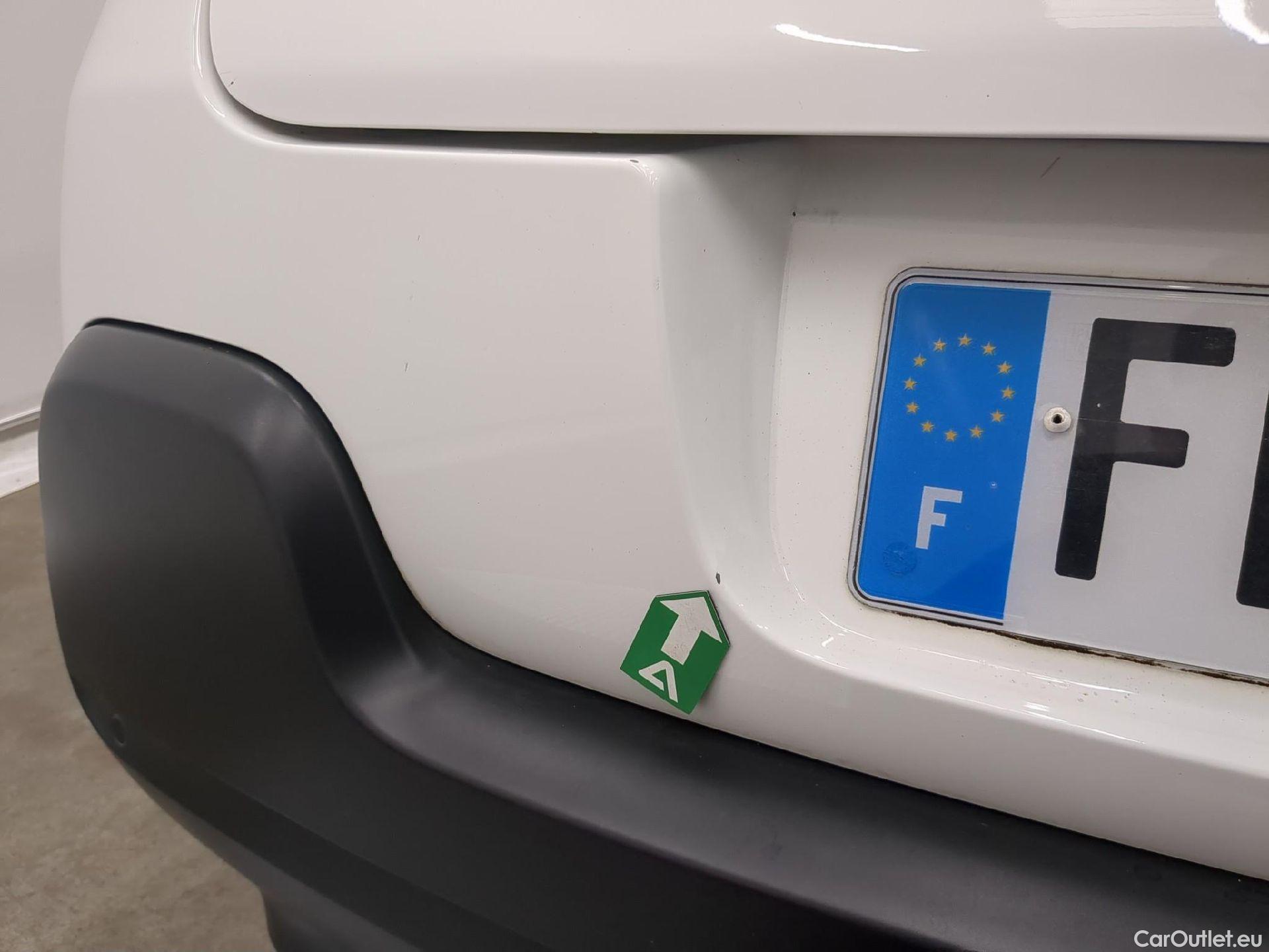  Citroen  C3  Société Feel Nav 1.2 PureTech 80CV BVM5 E6 #37