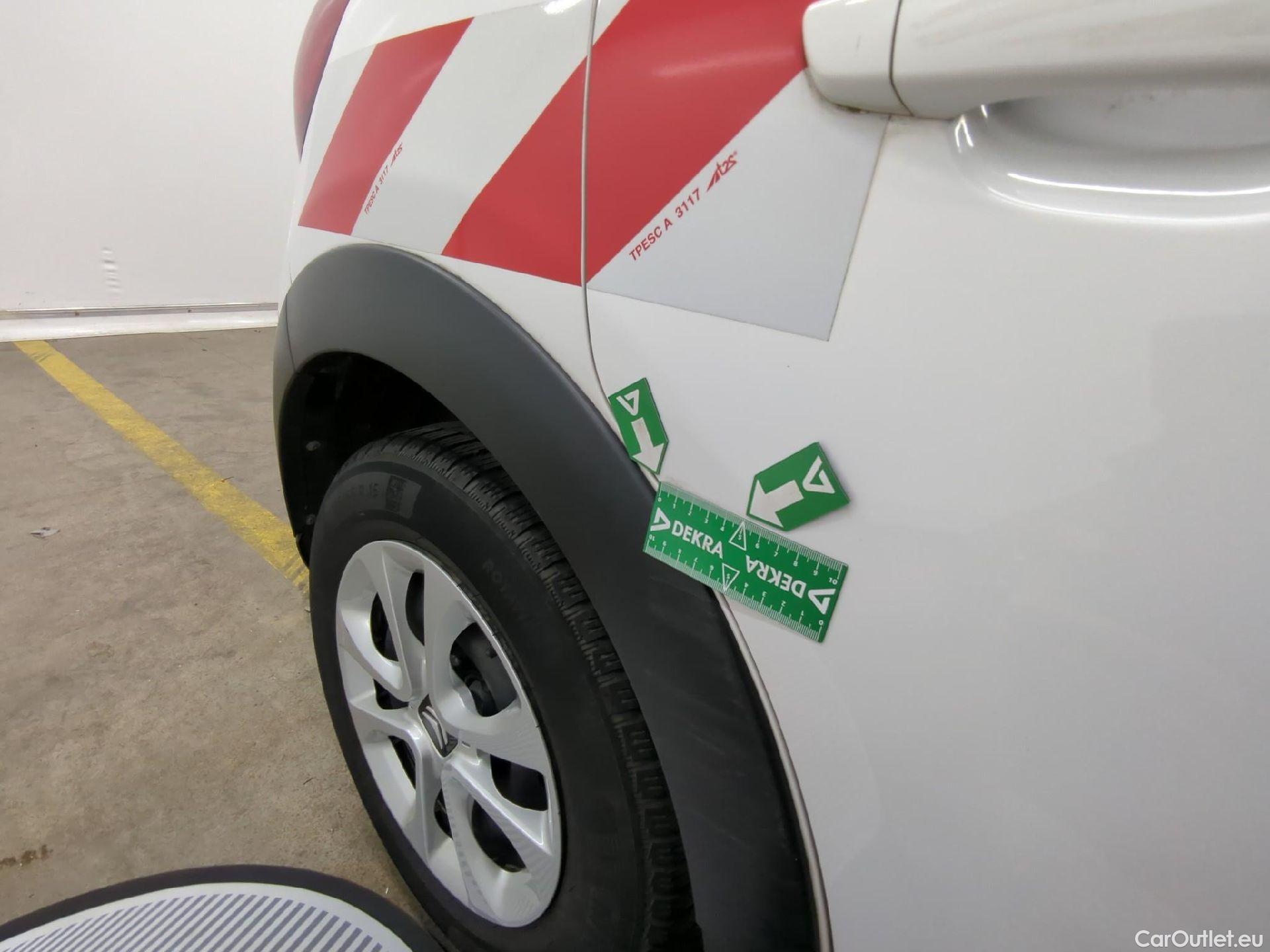  Citroen  C3  Société Feel Nav 1.2 PureTech 80CV BVM5 E6 #12