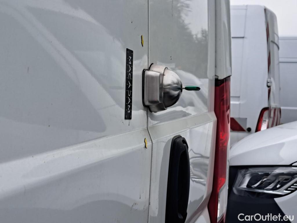  Peugeot  Boxer PEUGEOT  VU 4p VNA 2.0 BLUEHDI 110 PREMIUM 333 L1H2 fourgon tôlé #44